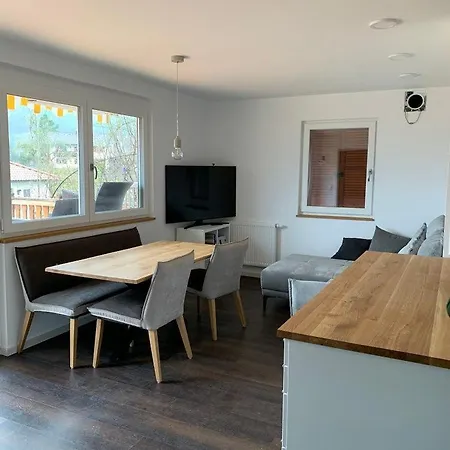 Komfortables Mit Garten Und Grosser Terrasse