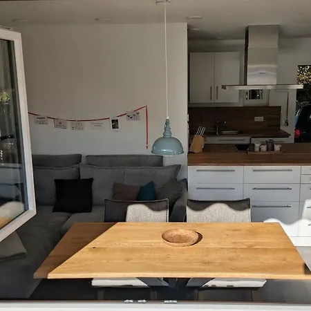 Komfortables Mit Garten Und Grosser Terrasse Vakantiehuis